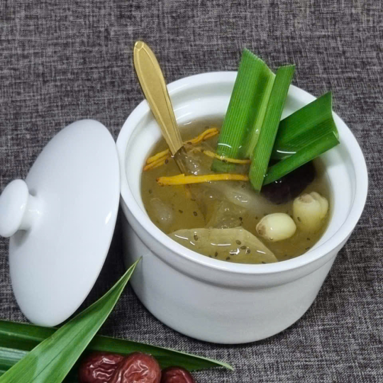 Thố Yến Chưng Nóng